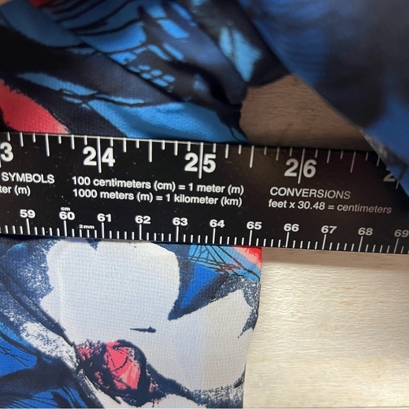 Lane Bryant Floral Top‎ Womens 18/20 Blue Red Lined Bold Artsy Casual - Picture 9 of 10